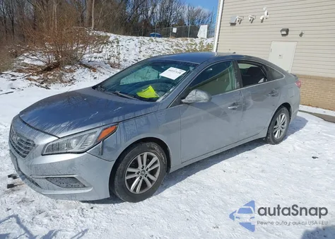 2017 Hyundai Sonata z USA, uszkodzony, nr VIN 5NPE24AFXHH545860